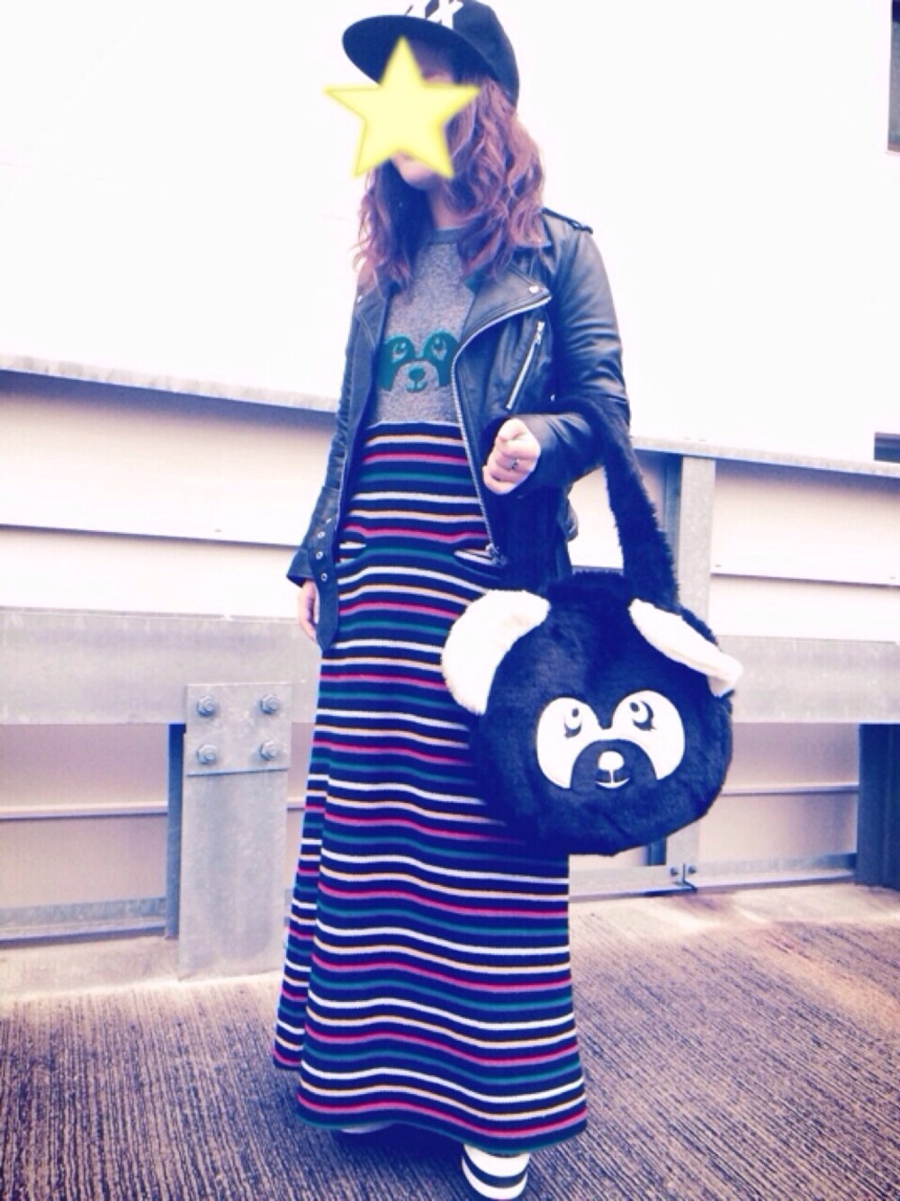「Candy Stripper、PEPE」｜「Candy StripperのPEPE SWEAT BORDER MAXI ONE-PIECE（ワンピース、ブルー系）」を使った、おたえさん（レディース・153cm）の冬コーディネートの1枚目の写真