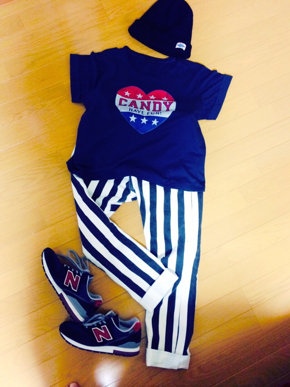「Candy Stripper、星柄、WC、ニューバランス996」｜「Candy StripperのHAVE FUN! CANDY TOPS & BORDER ALL IN ONE（ワンピース、グレー系）」を使った、おたえさん（レディース・153cm）の夏コーディネートの1枚目の写真