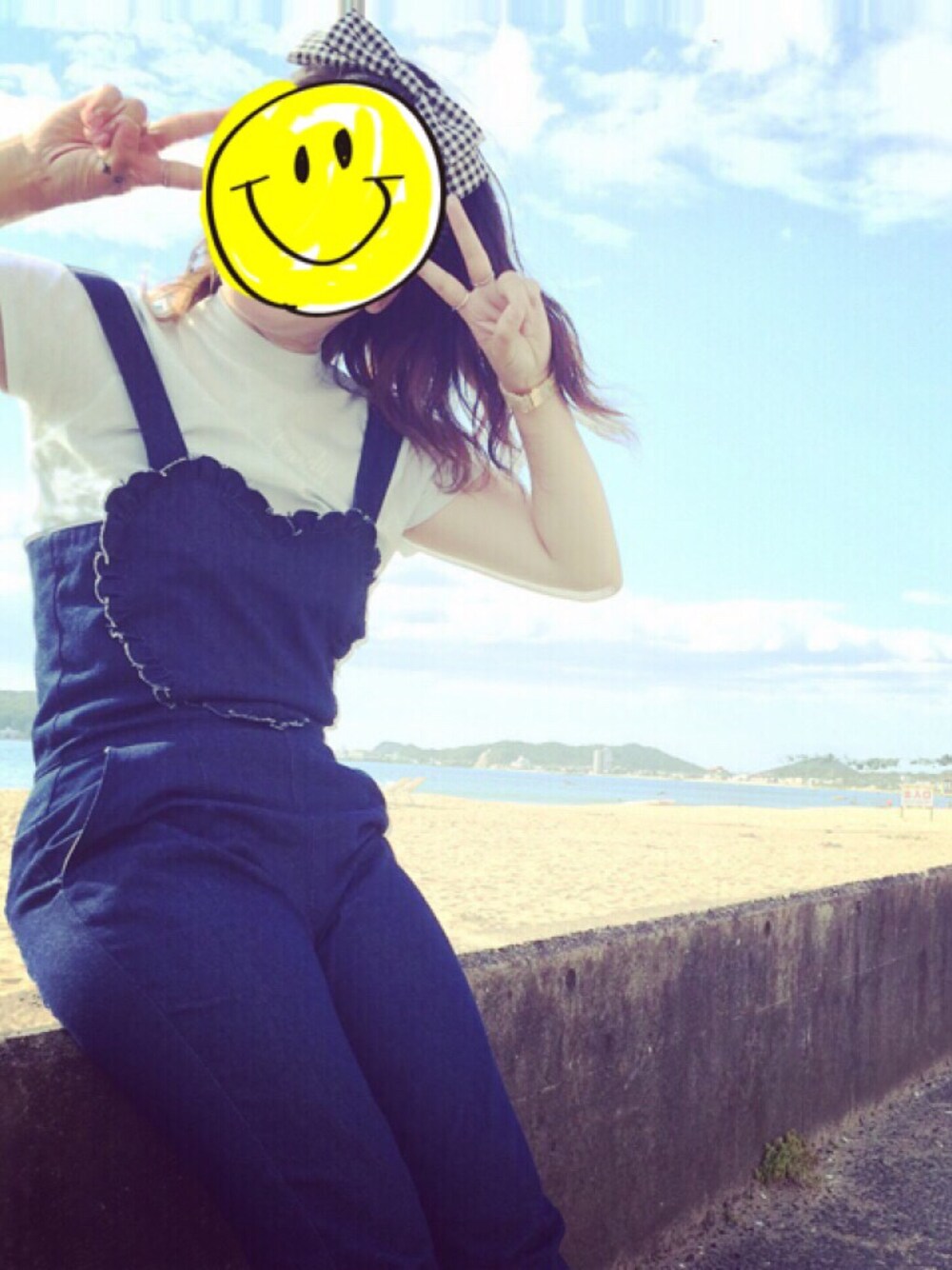 「Candy Stripper、サロペット、ガーリー」｜「Candy StripperのGINGHAM CHECK RIBBON TURBAN（ヘアバンド、ブラック系）」を使った、おたえさん（レディース・153cm）の夏コーディネートの1枚目の写真
