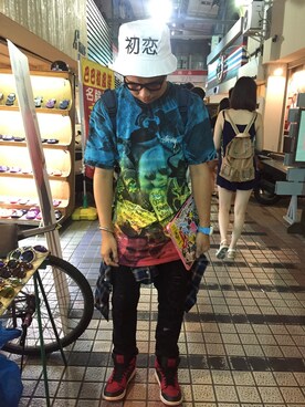 「5（ファイブ）のアイテム（チノパンツ）」を使った、陳宏韋さん（メンズ・170cm）の秋コーディネート