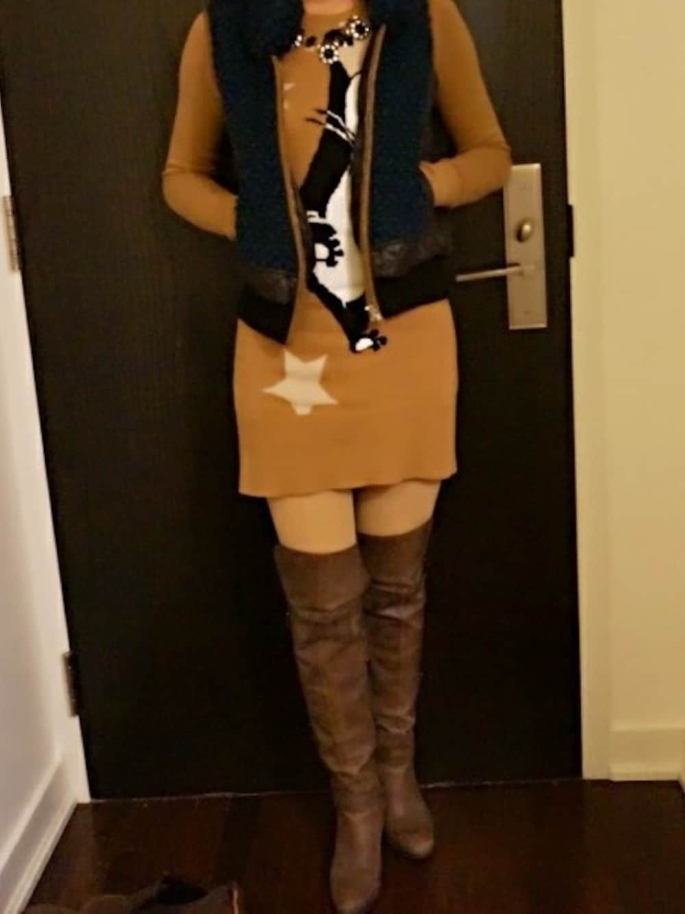 「ZARA TRFのアイテム（ワンピース、ブラウン系）」を使った、Huirong Luさん（レディース・163cm）の秋コーディネートの1枚目の写真