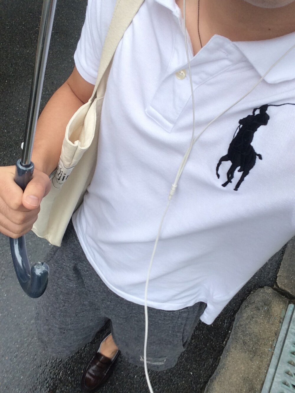 「夏、ポロシャツ、シンプルスタイル、ポロラルフローレン、ジースター・ロゥ(G-STAR RAW)」｜「WHO'S WHO galleryの【WPCA】「ijinn」WEB限定キャンバストート（トートバッグ、ホワイト系）」を使った、ゆーさん（メンズ・170cm）の夏コーディネートの1枚目の写真