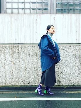 「レザースカート」｜「アイテム（ナイロンジャケット）」を使った、山﨑美穂さん（レディース・163cm）の秋コーディネート