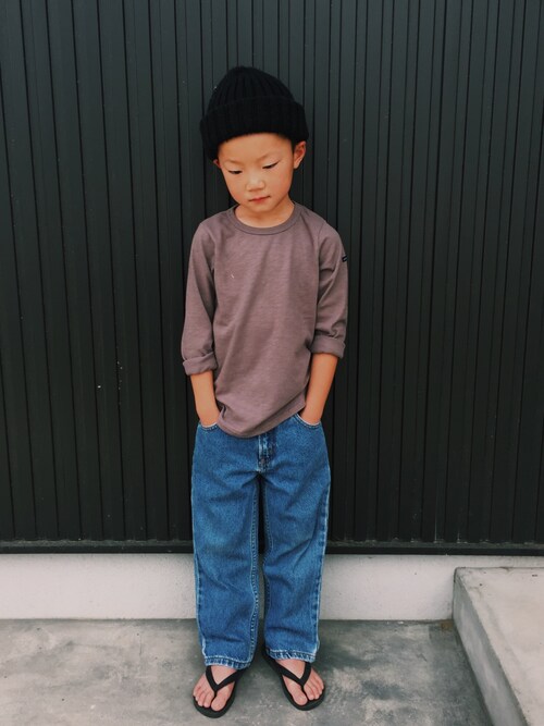 kikki is wearing COMECHATTO&CLOSET "無地ロングスリーブTシャツ"