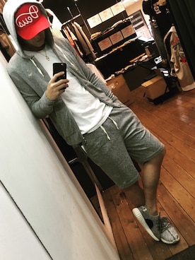 「DEUS EX MACHINA（デウスエクスマキナ）のアイテム（キャップ）」を使った、松崎成樹さん（メンズ・180cm）の春コーディネート