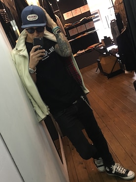 「アイテム（ブレスレット）」を使った、松崎成樹さん（メンズ・180cm）の春コーディネート