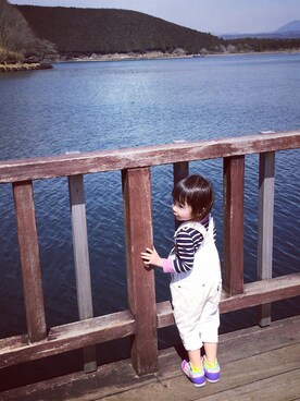 「BREEZE（ブリーズ）のアイテム（サロペット/オーバーオール、ホワイト系）」を使った、♡PON♡さん（キッズ・110cm）の春コーディネート