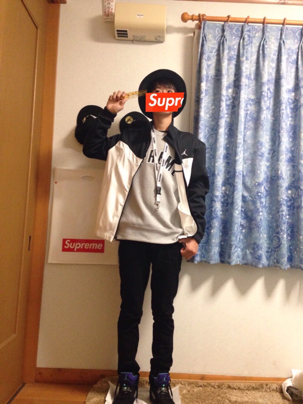 「street、家」｜「Jordanのアイテム（その他アウター、ブラック系）」を使った、皐太さん（メンズ・173cm）の秋コーディネートの1枚目の写真