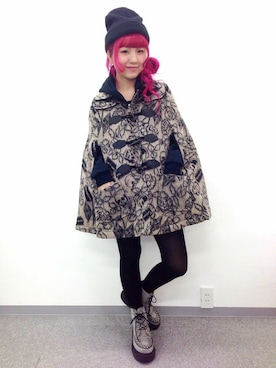 「パーカー」｜「アイテム（ポンチョ）」を使った、ミッツ☆さん（レディース・155cm）の冬コーディネート