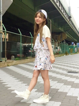 「白いスニーカー」｜「アイテム（サロペット/オーバーオール）」を使った、ミッツ☆さん（レディース・155cm）の春コーディネート