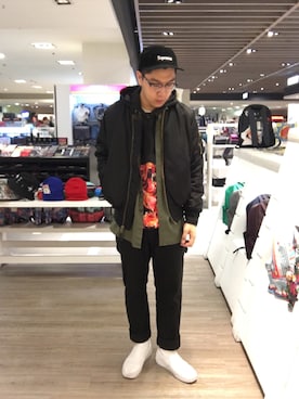 「アイテム（MA-1）」を使った、Eddie Kaoさん（メンズ・170cm・20代）の春コーディネート