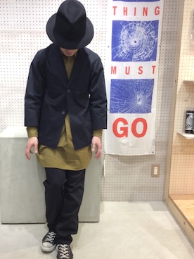 「アイテム（シャツ/ブラウス、イエロー系）」を使った、HeatherGreyWallSTAFFさん（メンズ・173cm）の冬コーディネート