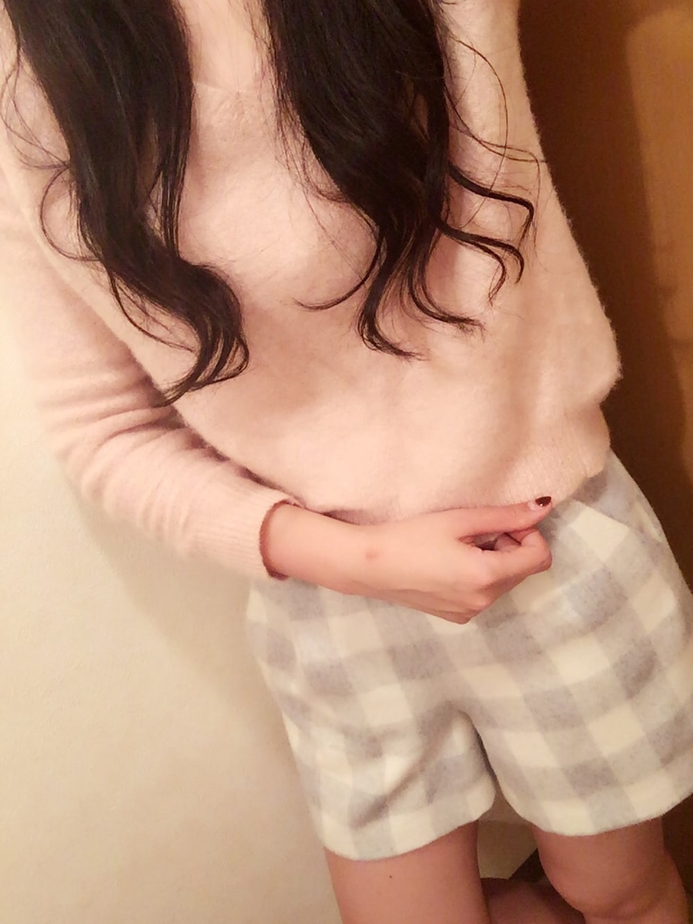 「シンプル、チェックショートパンツ、ピンク、ニット」｜「VISのアイテム（ニット/セーター、ピンク系）」を使った、riri*さん（レディース・167cm）の秋コーディネートの1枚目の写真