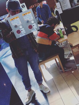 「アイテム（つなぎ/オールインワン、ブルー系）」を使った、YASS88さん（メンズ・169cm）の春コーディネート