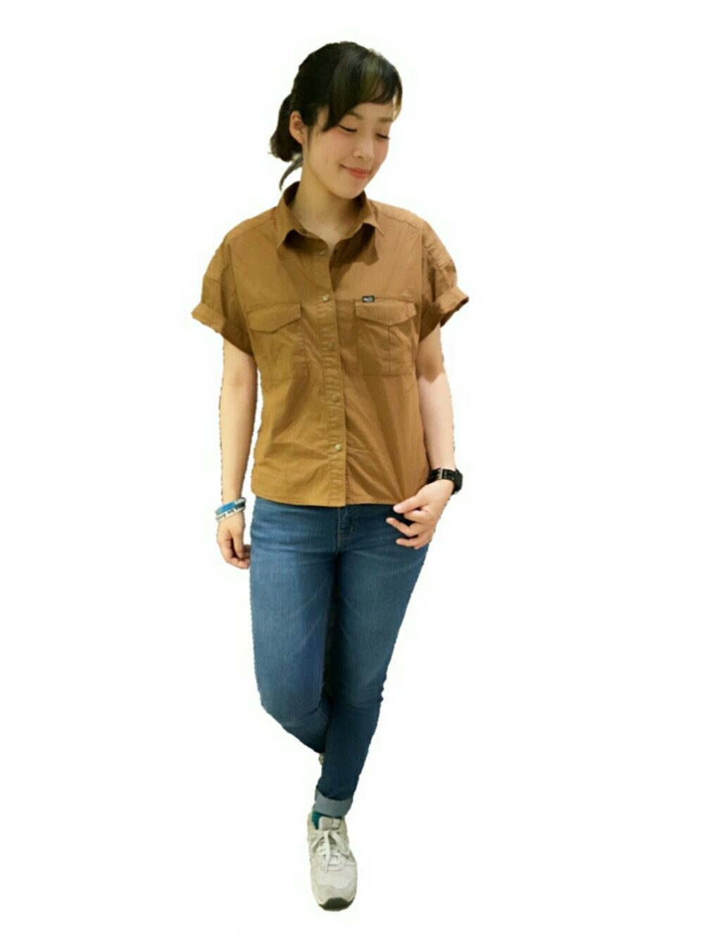 「179/WG、summer、camel、skinny、ロールアップ、ミリタリーシャツ、シンプル」｜「179/WGのスキニーデニムパンツ（デニムパンツ、その他）」を使った、mocoさん（レディース・160cm）の夏コーディネートの1枚目の写真