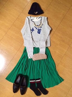 「turno jeana（トゥールノジーナ）のプリーツスカート/549057（スカート、グリーン系）」を使った、なあはな1125さん（レディース・156cm）の秋コーディネート