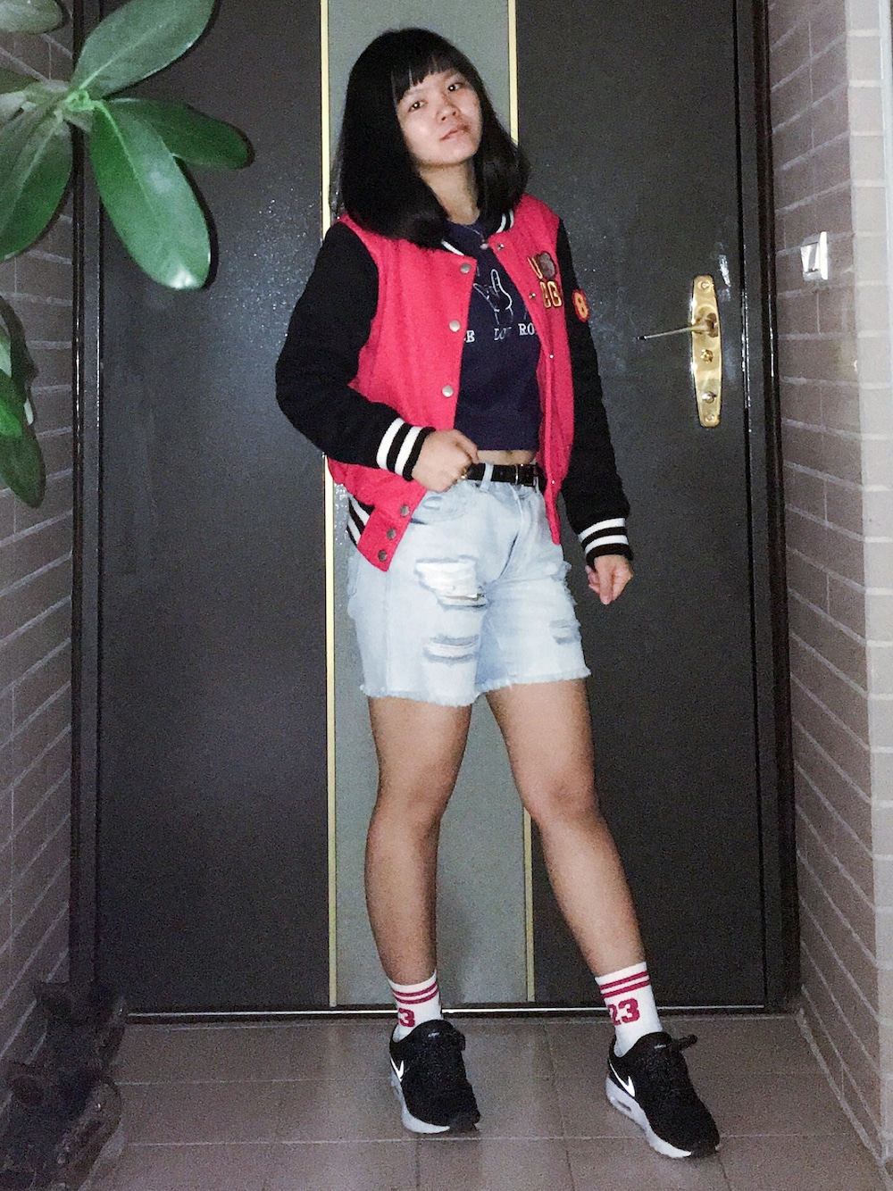 「ootd、autumn、denim、casual」｜「東京著衣のアイテム（トップス、ブルー系）」を使った、びさん（レディース・157cm）の秋コーディネートの1枚目の写真