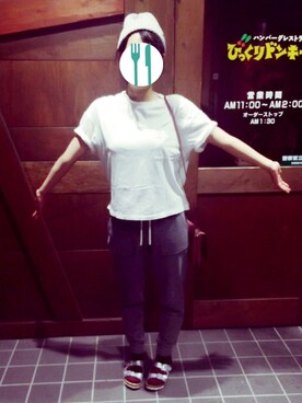 「GU（ジーユー）の（GU）スウェットイージーパンツＢ（パンツ、グレー系）」を使った、あみてぃーすりーさん（レディース）の秋コーディネート