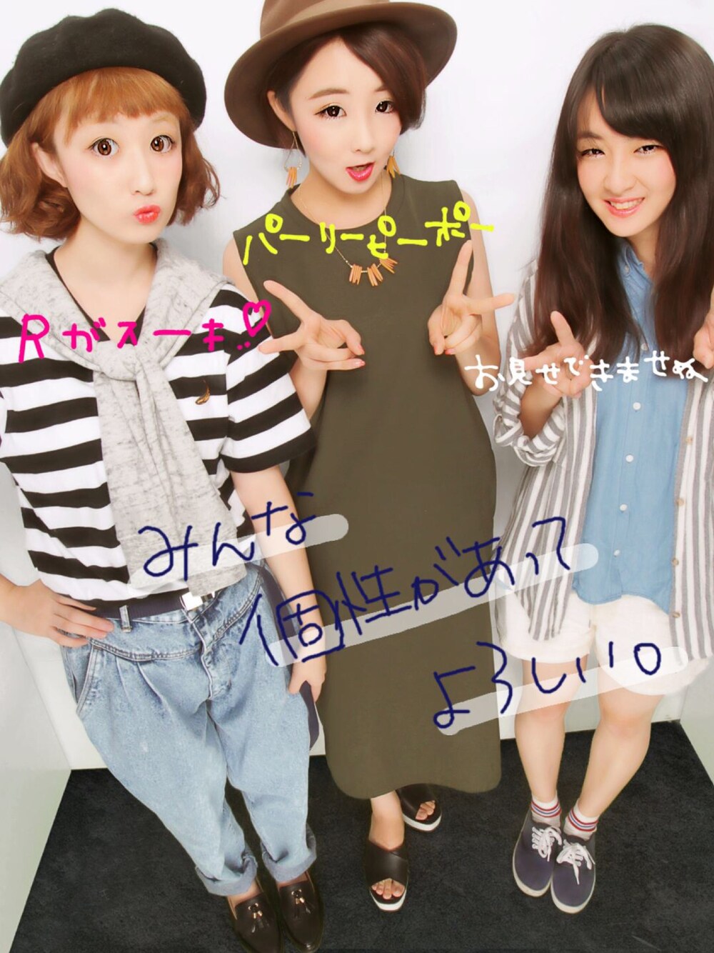 その他のTシャツ/カットソー、グレー系のパーカー、その他のパンツを着用したレディースの夏コーディネートの1枚目の写真