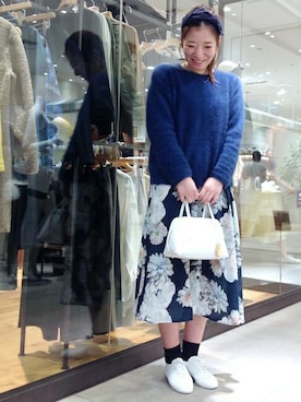 「クルーネックニット」｜西山さん（レディース・163cm）の秋コーディネート