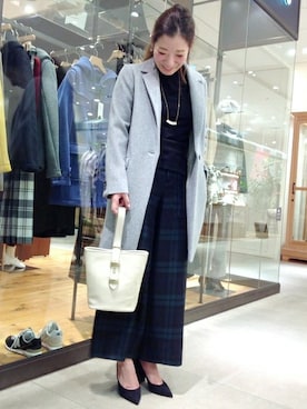 「SHIPS for women」｜「アイテム（チェスターコート）」を使った、西山さん（レディース・163cm）の秋コーディネート