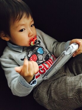 「no brand（ノーブランド）のアイテム（Tシャツ/カットソー、グレー系）」を使った、ryu☻genさん（キッズ・90cm）の冬コーディネート