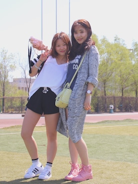 「school」｜「アイテム（腕時計）」を使った、ZOE 杨左左さん（レディース・163cm）の冬コーディネート