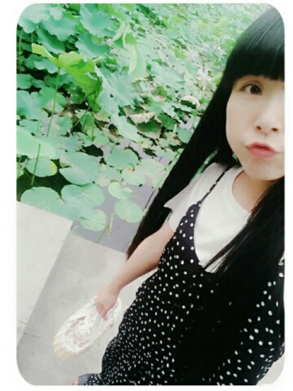 「flowerのアイテム（オールインワン・サロペット、ブラック系）」を使った、saakiさん（レディース・156cm）の夏コーディネートの1枚目の写真