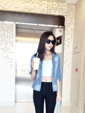 Hayley Auさんのコーディネート