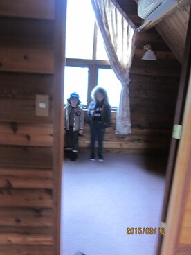 「アイテム（ナイロンジャケット）」を使った、Mika Domingoさん（キッズ・104cm）の秋コーディネート