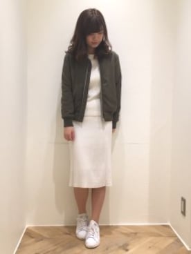 「オールホワイト」｜「アイテム（MA-1）」を使った、Chiho♡さん（レディース・163cm）の冬コーディネート