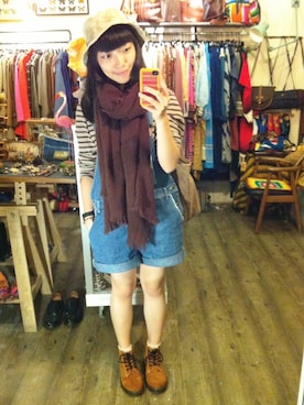 「MUJI」｜「アイテム（サロペット/オーバーオール）」を使った、Ya Yangさん（レディース・159cm）の秋コーディネート