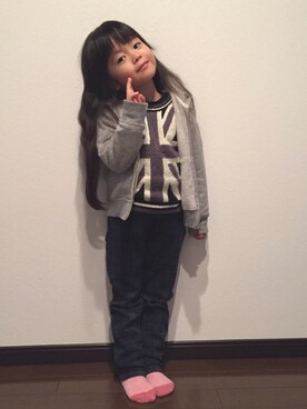 「BRANSHES（ブランシェス）の長袖裏毛パーカー（パーカー、グレー系）」を使った、あんぱんちさん（キッズ）の冬コーディネート