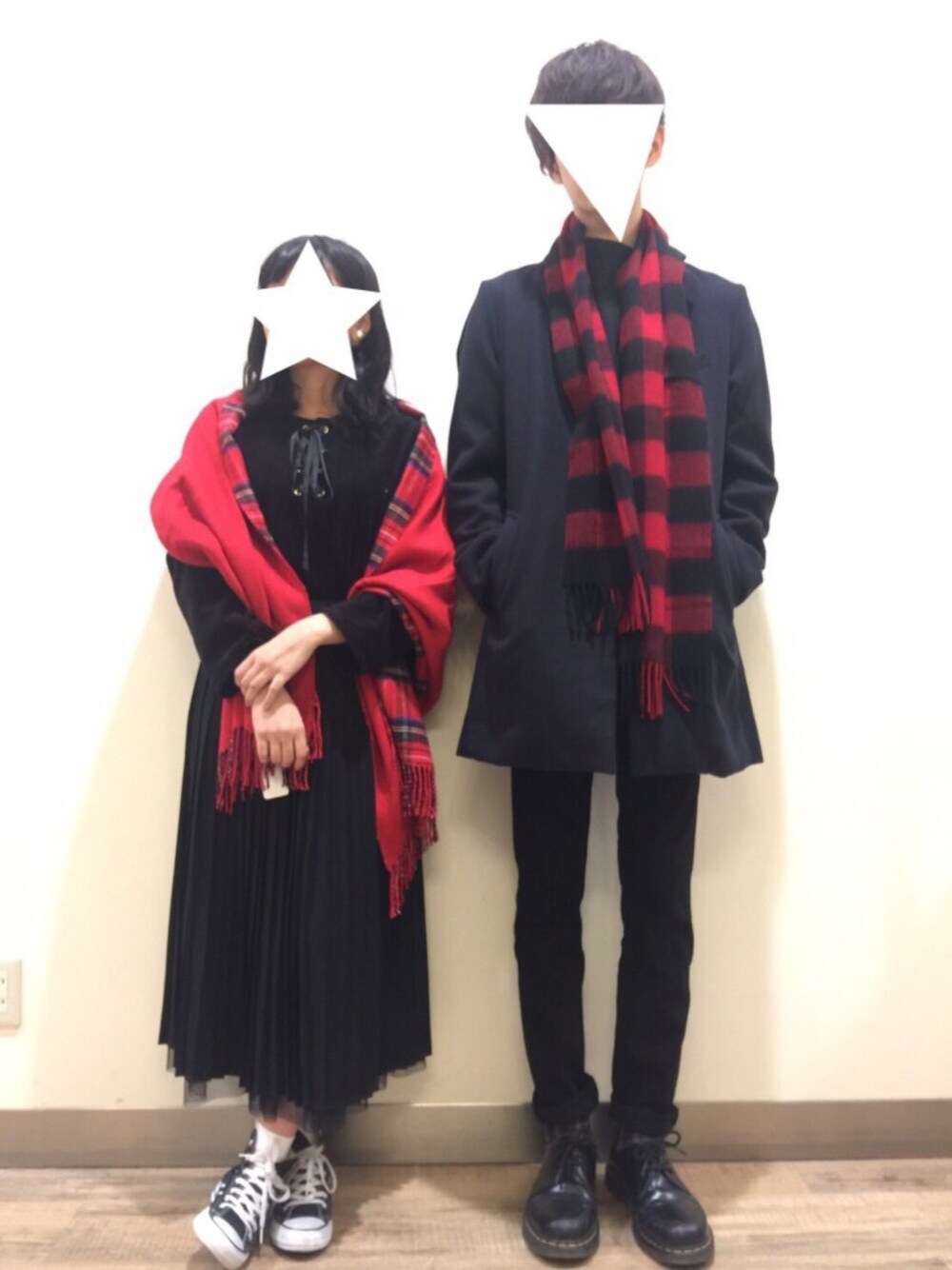 「キレイめ、黒スキニー、コート、リンクコーデ、ブラックコーデ、きれいめカジュアル、クリスマス、Dr.Martens、ライトオン、Right-on」｜「Right-onの【BACK NUMBER】チェスターコート（チェスターコート、ブルー系）」を使った、bmmさん（メンズ・180cm）の冬コーディネートの1枚目の写真