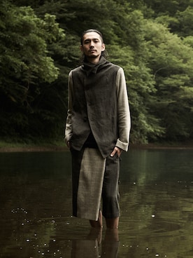 「アシンメトリー」｜「アイテム（その他アウター）」を使った、KENJIさん（メンズ・186cm）の秋コーディネート
