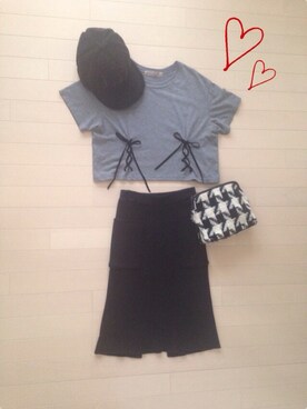 「HONEY MI HONEY（ハニーミーハニー）のアイテム（Tシャツ/カットソー、グレー系）」を使った、maaakimaaakiさん（レディース・152cm）の秋コーディネート