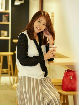 「ボウタイブラウス」｜湯山由理さん（レディース・168cm）の夏コーディネート