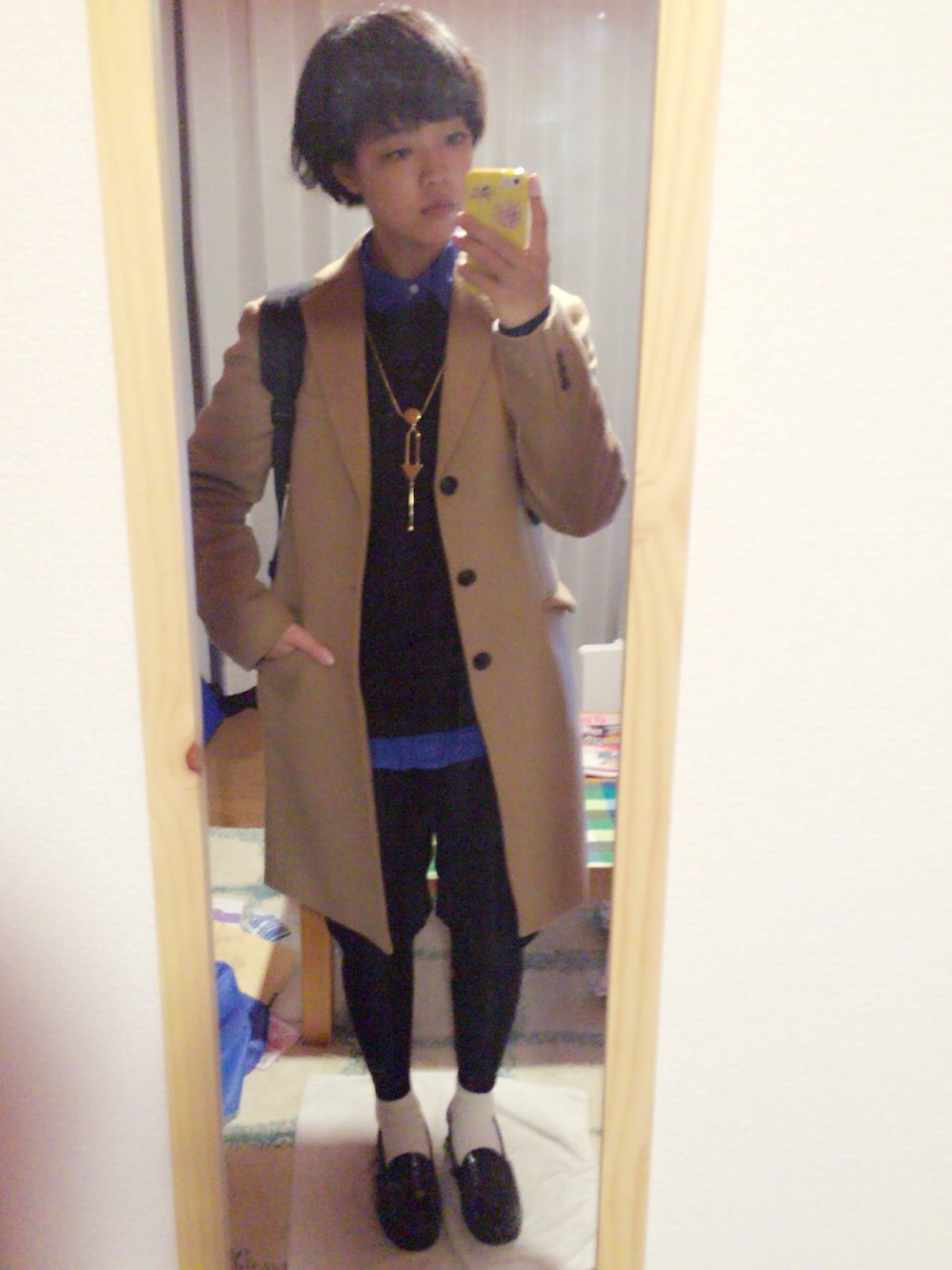 ベージュ系のダウンジャケット/コートを着用したレディースの冬コーディネートの1枚目の写真