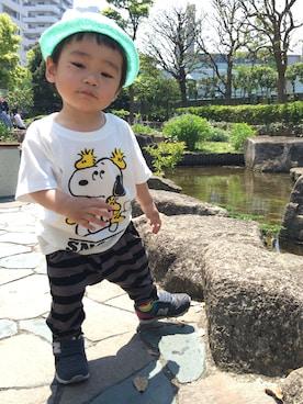 「UNIQLO Tシャツ」｜「アイテム（キャップ）」を使った、MARKさん（キッズ・90cm）の春コーディネート
