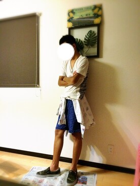 「AZUL by moussy（アズールバイマウジー）のアイテム（Tシャツ/カットソー、ホワイト系）」を使った、Ta-sanさん（メンズ・175cm）の夏コーディネート