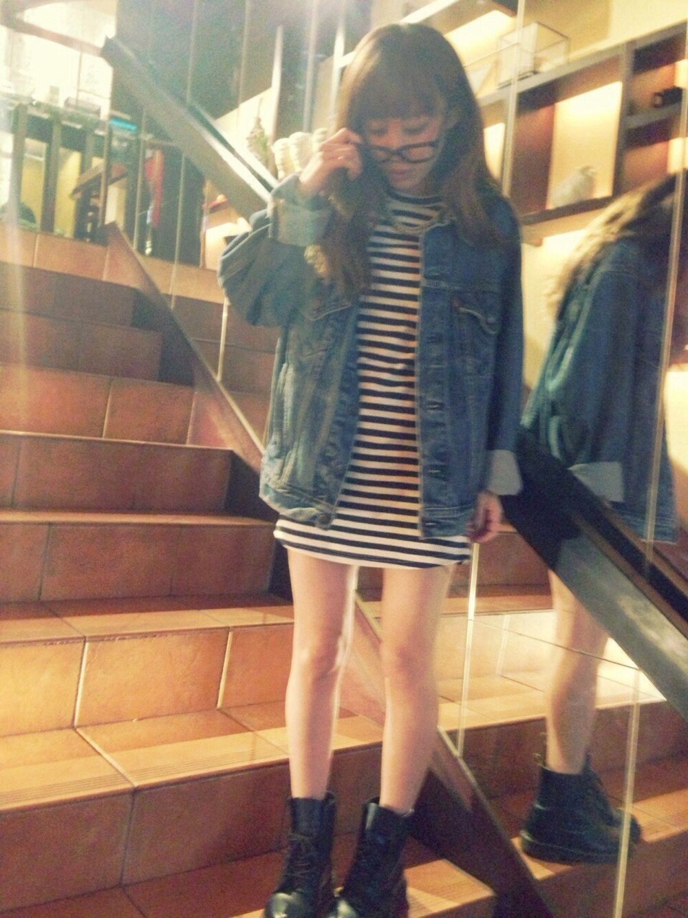 「LOWRYS FARM、Lily Brown、ヴィンテージ」｜「LILY BROWNのボーダーワンピース（ワンピース）」を使った、高橋愛さん（レディース・154cm）の秋コーディネートの1枚目の写真