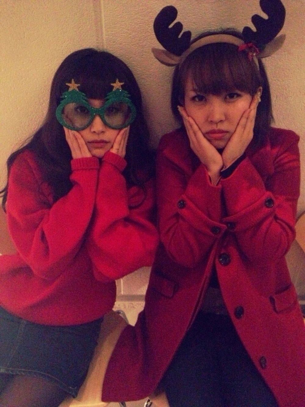 「セーター、Xmas、クリスマス2013（レッド）」｜「Y'sのY'sのセーターはお父さんのお古♡（ニット/セーター、レッド系）」を使った、高橋愛さん（レディース・154cm）の冬コーディネートの1枚目の写真