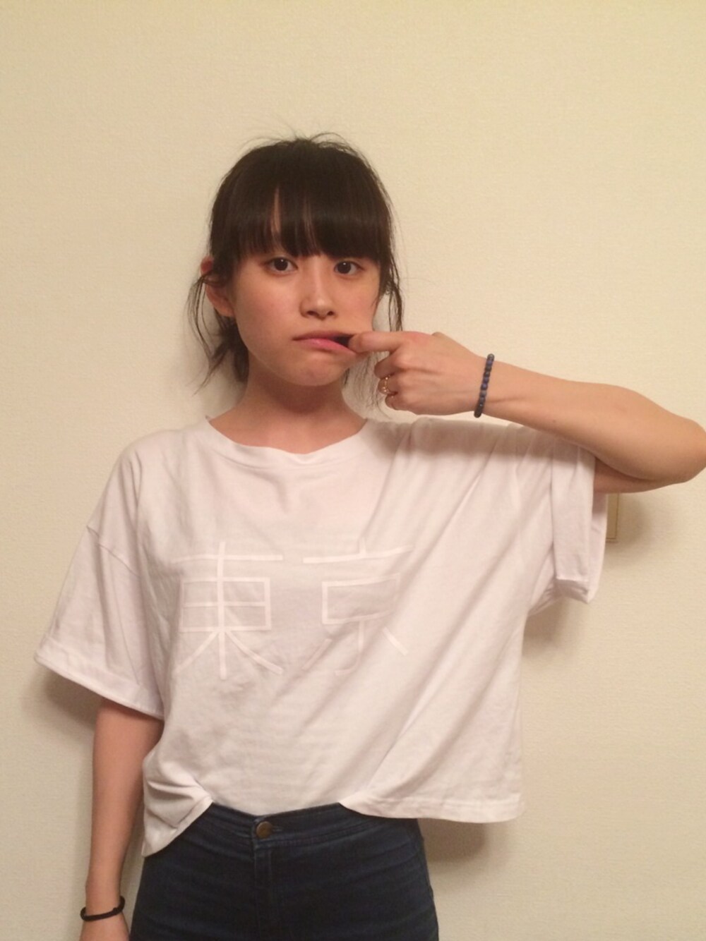 高橋愛さんの「iの東京Tシャツ。（i）」を使ったコーディネート