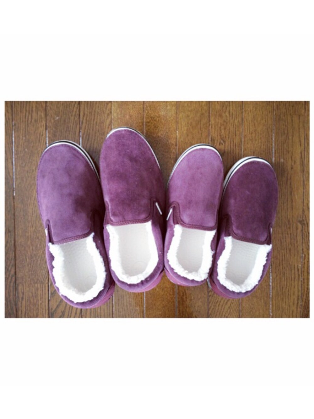 「クロックス、あべさんとお揃い、あべこうじ、ペアルック、パープル、スリッポン、スニーカー」｜「crocsのアイテム（スニーカー、パープル系）」を使った、高橋愛さん（レディース・154cm）の秋コーディネートの1枚目の写真