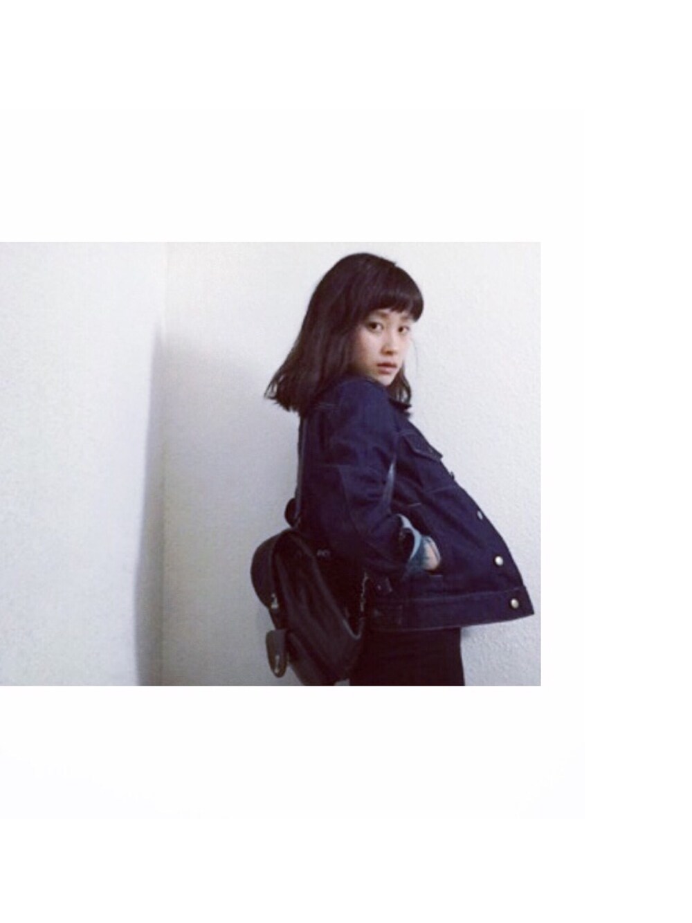 「ジャケット、デニムジャケット、American Apparel、シャネル、chanel、chanel #vintage」｜「American Apparelのアイテム（デニムジャケット、ブルー系）」を使った、高橋愛さん（レディース・154cm）の秋コーディネートの1枚目の写真
