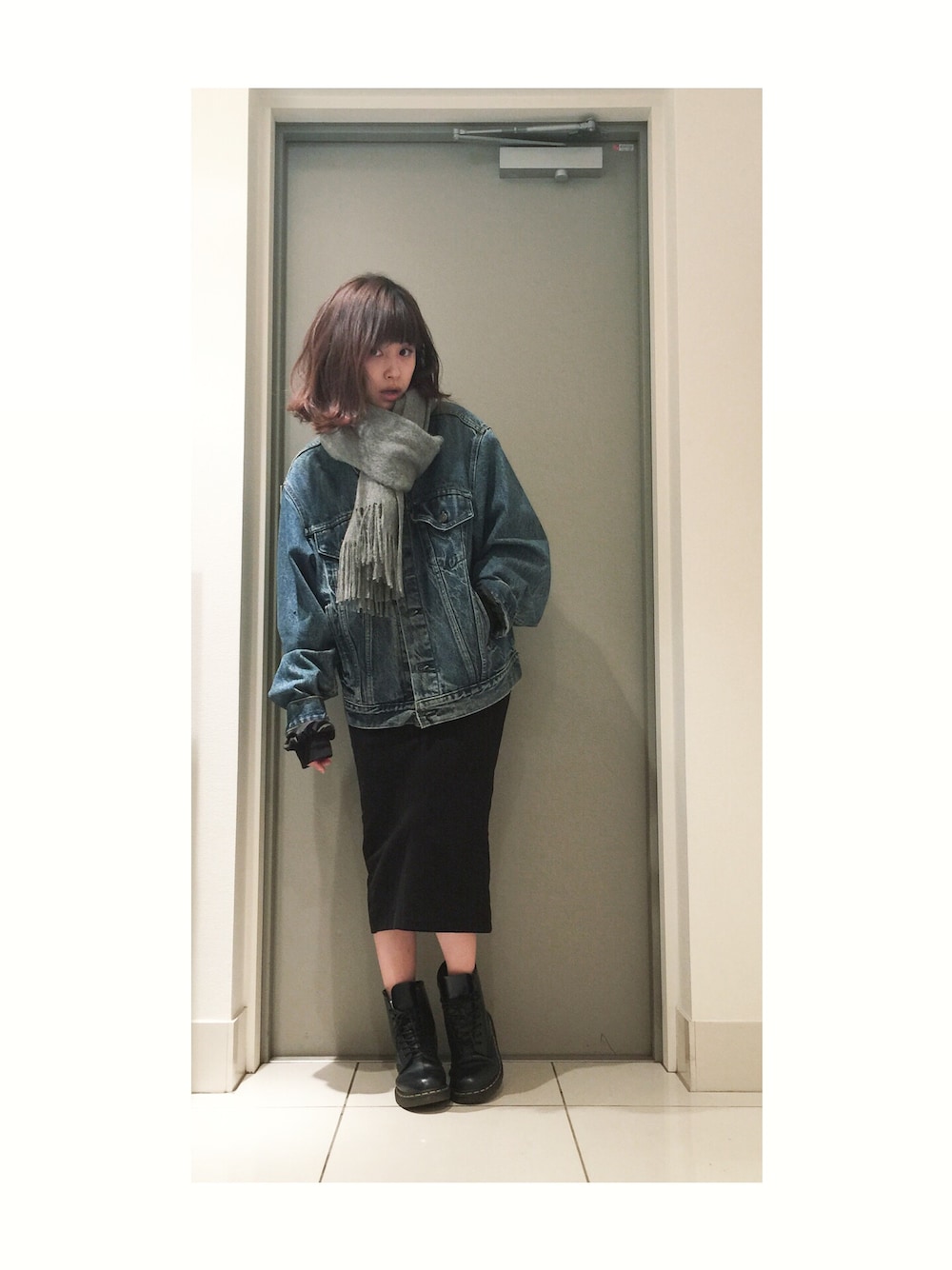 「デニム、デニムジャケット、Gジャン、Levis、vintage、ACNE、マフラー、グレー」｜「Levi'sのLevi'sのDenim jk。
(USED)（デニムジャケット、ブルー系）」を使った、高橋愛さん（レディース・154cm）の春コーディネートの1枚目の写真