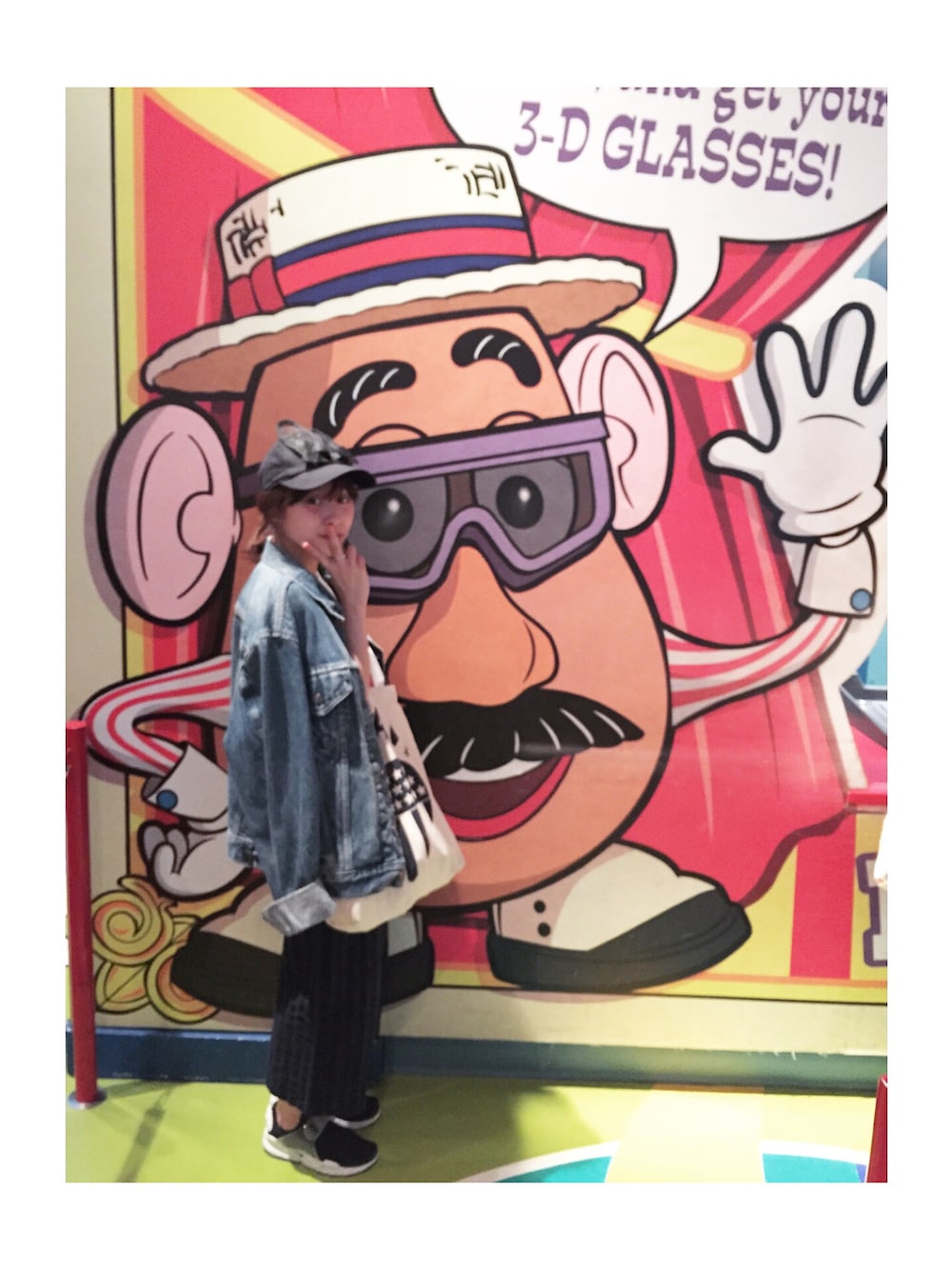 「ディズニーシー、disney、ミニーちゃん、Levi's」｜「Levi'sのLevi'sのDenim jk。
(USED)（デニムジャケット、ブルー系）」を使った、高橋愛さん（レディース・154cm）の春コーディネートの1枚目の写真