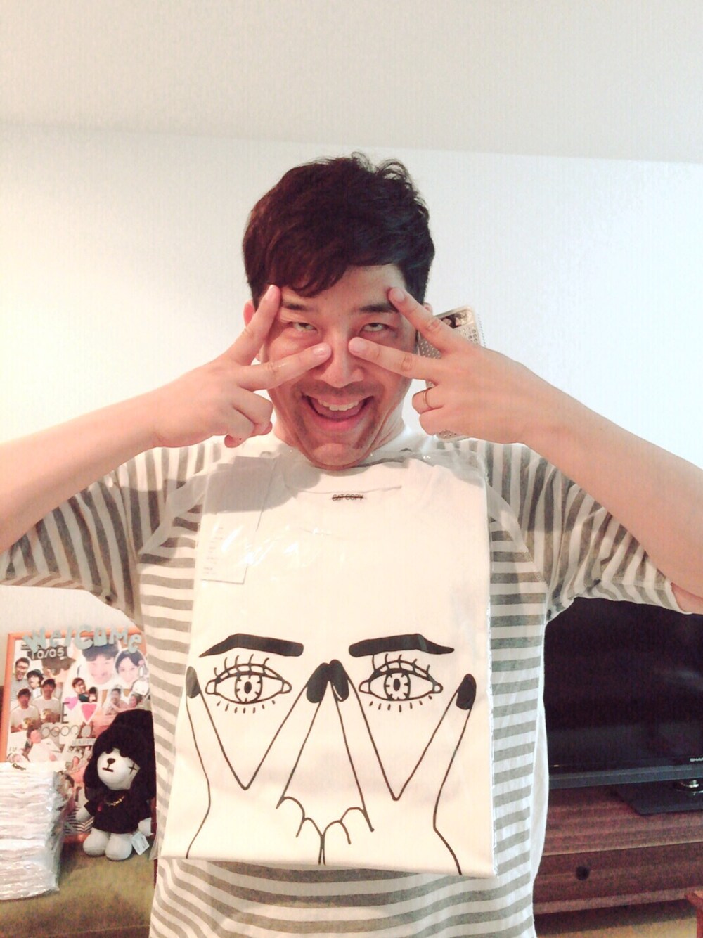 「CATCOPY、ダブルピース、あべこうじ、happy」｜「catcopyのアイテム（Tシャツ/カットソー、ホワイト系）」を使った、高橋愛さん（レディース・154cm）の夏コーディネートの1枚目の写真