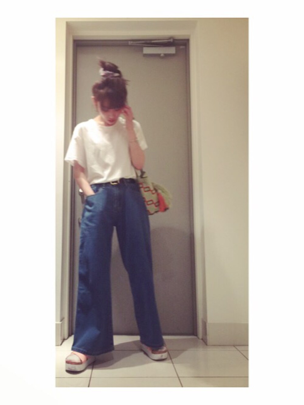 「MAMI、リスペクト、ファッションアイコン、WEGO、デニム、アメアパ、H&M、シンプルコーデ」｜「SLYのCELLNOBLE T/SH-S（Tシャツ/カットソー、ホワイト系）」を使った、高橋愛さん（レディース・154cm）の夏コーディネートの1枚目の写真