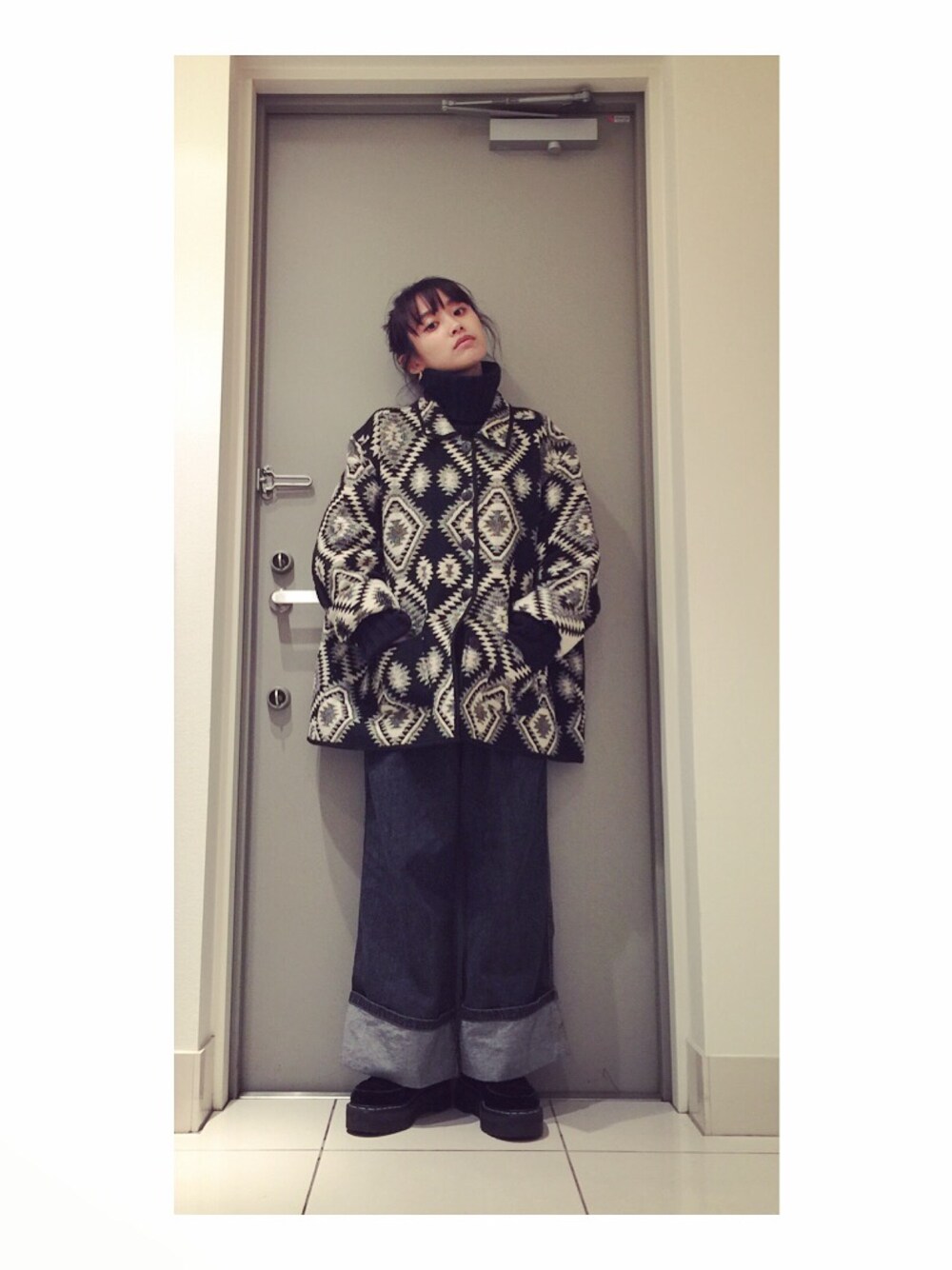 「CATCOPY、H、アッシュ、ootd、今日のたかはし、ikumi」｜「Hのアイテム（ジャケット/アウター、ブラック系）」を使った、高橋愛さん（レディース・154cm）の秋コーディネートの1枚目の写真